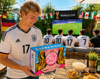Fußball WM Snack Box – inkl. A1 WM-Spielplaner & Fußball Girlande